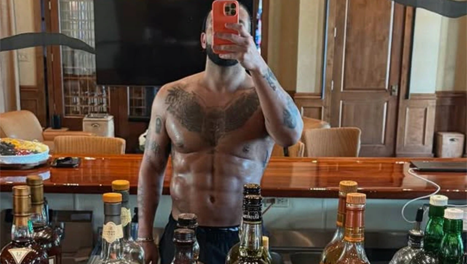 Drake Flaunts Shredded Abs, Teases ‘Iceman’ Album in Viral Selfie — But Is It All Real? Drake Abs Drake New Album